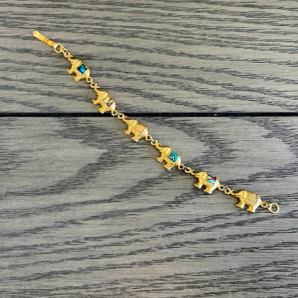 Jewelry - Elephant 🐘 charm bracelet